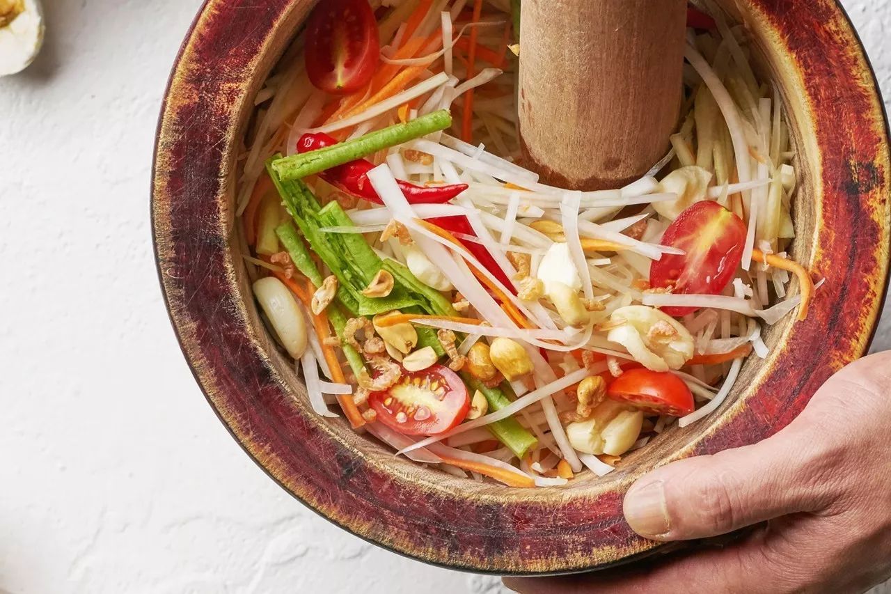 高盛:美股创新高之际对冲基金加速撤离科技股 转向消费必需品股