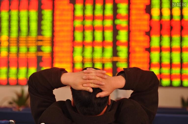 万国邮联：美国暂停小额包裹免税后寄美包裹量骤减